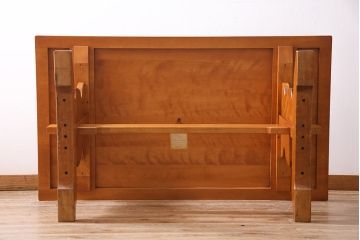 中古　横浜ダニエル(daniel)　A-314　木の温もりを感じるベンチテーブル(ダイニングテーブル、机、4〜6人用)(定価約60万円)(R-045295)