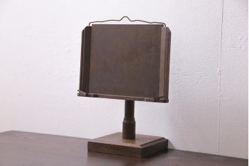 アンティーク雑貨　昭和初期　ナラ材　小振りの木製譜面台(譜面立て、レシピ台、メニュー台、イーゼル)(R-045299)