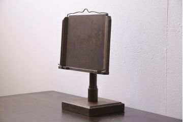 アンティーク雑貨　昭和初期　ナラ材　小振りの木製譜面台(譜面立て、レシピ台、メニュー台、イーゼル)(R-045299)