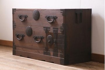 アンティーク家具　大正昭和初期　前面桐材　和の趣漂う箪笥ローボード(時代箪笥、ローチェスト、テレビ台)(R-045301)