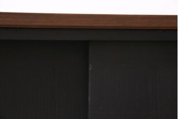 アンティーク家具　和製　昭和中期　天板リメイク　前面桐材　ツートンカラーがおしゃれな鉄脚付きローボード(戸棚、収納棚)(R-045302)