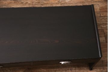 アンティーク家具　和製　明治大正期　ヒノキ材　引き出し付き　洋家具のような引手が目を引く文机(ローテーブル、座机)(R-045330)
