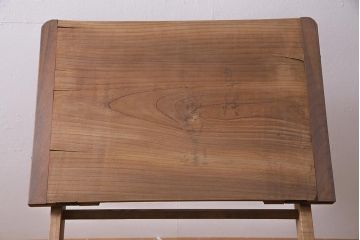 アンティーク家具　昭和初期　ストリップド(剥離)　ケヤキ材・ヒノキ材　折りたたみ式が便利なリーディングデスク(学習机)(R-045341)