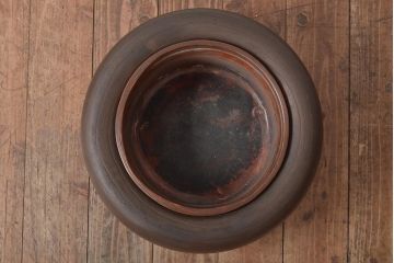 アンティーク雑貨　壱参五　丸いフォルムが趣溢れる桐火鉢(木製火鉢、鉢カバー)(R-045346)