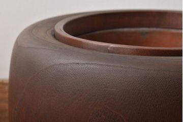 アンティーク雑貨　壱参五　丸いフォルムが趣溢れる桐火鉢(木製火鉢、鉢カバー)(R-045346)