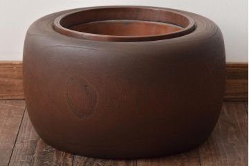 アンティーク雑貨　壱参五　丸いフォルムが趣溢れる桐火鉢(木製火鉢、鉢カバー)(R-045346)