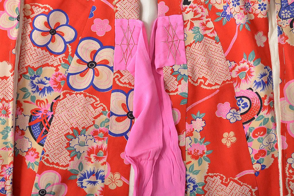 昭和初期　花に宝尽くし　錦紗縮緬　子供着物(正絹、古布)(R-045366)