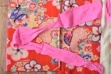 昭和初期　花に宝尽くし　錦紗縮緬　子供着物(正絹、古布)(R-045366)