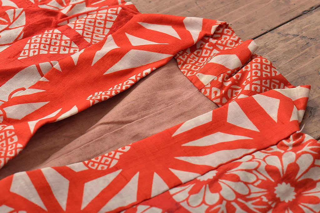 大正〜昭和初期　花柄　背抜き縮緬着物(正絹、古布)(R-045367)