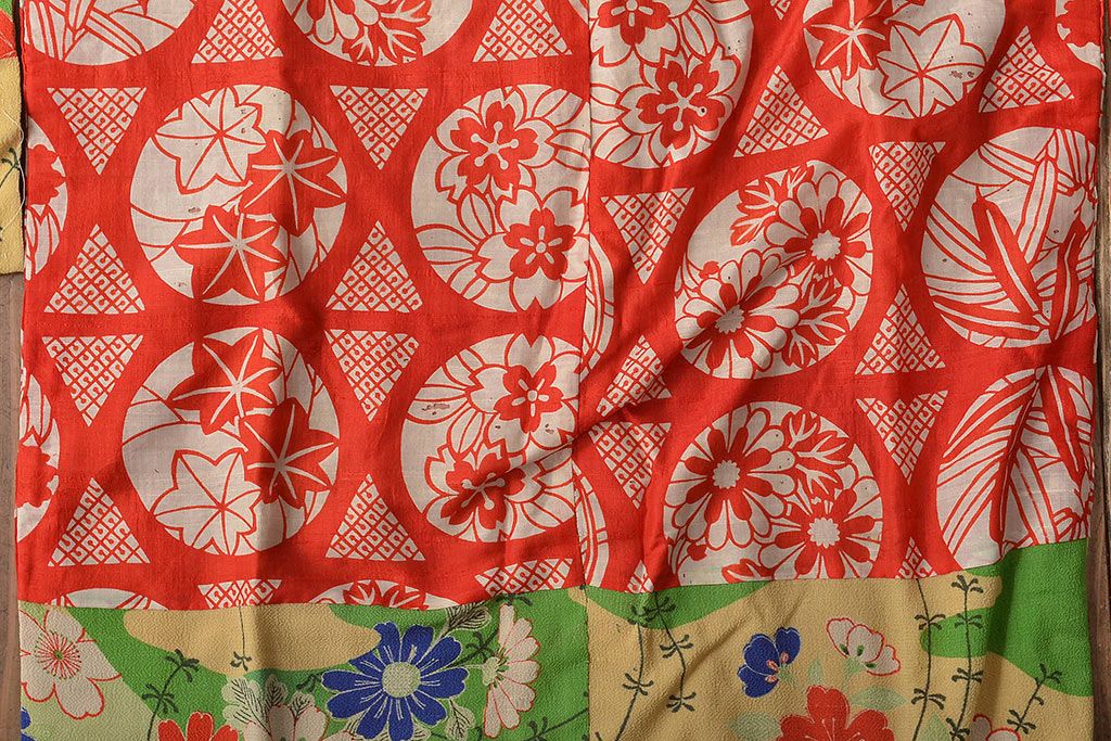 大正〜昭和初期　花柄　背抜き縮緬着物(正絹、古布)(R-045367)