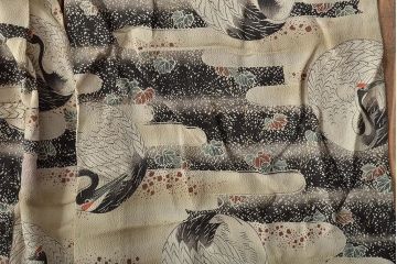 アンティーク着物　大正〜昭和初期　鶴丸柄　縮緬着物(正絹、古布)(R-045370)