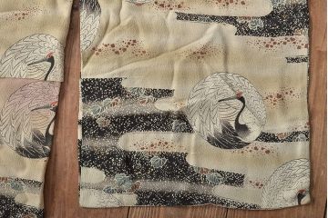 アンティーク着物　大正〜昭和初期　鶴丸柄　縮緬着物(正絹、古布)(R-045370)