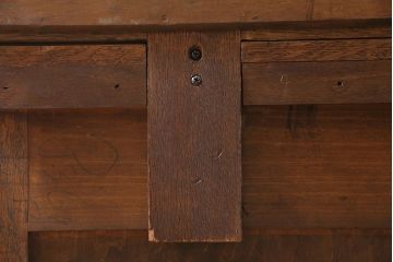 アンティーク家具　イギリスアンティーク　オーク材　クラシカルな雰囲気が素敵なミラーバックサイドボード(キャビネット、収納棚)(R-045378)