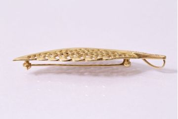 ヴィンテージアクセサリー　K18　透かしリーフモチーフのゴールドブローチ(ビンテージ)(R-045383)