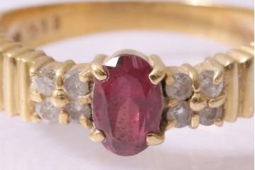 ヴィンテージアクセサリー　K18　ゴールド　ピンククリスタル風のリング(指輪、ビンテージ)(R-045384)