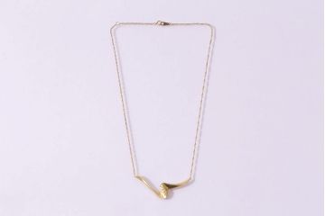 ヴィンテージアクセサリー　K18　0.03ct　曲線のモチーフが目を引くビンテージネックレス(ペンダント)(R-045387)
