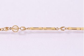 ヴィンテージアクセサリー　K18　細かなデザインのゴールドチェーンネックレス(ビンテージ)(R-045388)