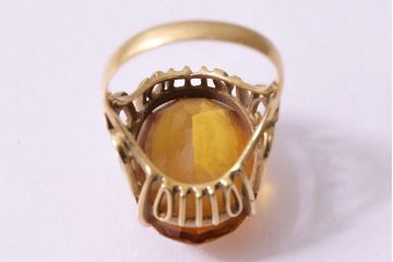 ヴィンテージアクセサリー　K18　装飾が美しい琥珀色のリング(指輪、ビンテージ)(R-045390)