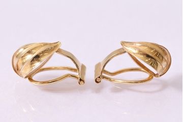ヴィンテージアクセサリー　K18　ゴールド　モダンスタイルにも合うビンテージイヤリング(R-045392)