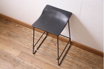 中古　スペイン　Viccarbe(ヴィッカルベ)社　LAST MINUTE Medium Stool　軽やかなデザインがかっこいいスツール(チェア、椅子、カッシーナ、Cassina)(定価約8万円)(R-045407)
