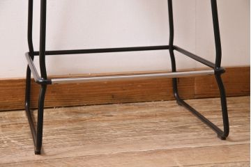 中古　スペイン　Viccarbe(ヴィッカルベ)社　LAST MINUTE Medium Stool　軽やかなデザインがかっこいいスツール(チェア、椅子、カッシーナ、Cassina)(定価約8万円)(R-045407)