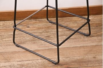 中古　スペイン　Viccarbe(ヴィッカルベ)社　LAST MINUTE Medium Stool　軽やかなデザインがかっこいいスツール(チェア、椅子、カッシーナ、Cassina)(定価約8万円)(R-045407)