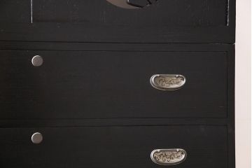 中古　引き戸リメイク　月とうさぎの丸窓が風情漂う加茂総桐箪笥(総桐たんす、衣装箪笥、戸棚、和タンス(R-045409)