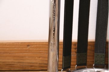 中古　Cassina(カッシーナ)　Le Corbusier(ル・コルビュジエ)　LC4　シェーズロング(寝椅子、タグ付き)(定価約82万)(R-045410)