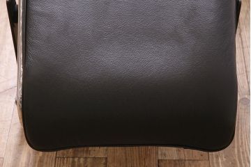 中古　Cassina(カッシーナ)　Le Corbusier(ル・コルビュジエ)　LC4　シェーズロング(寝椅子、タグ付き)(定価約82万)(R-045410)
