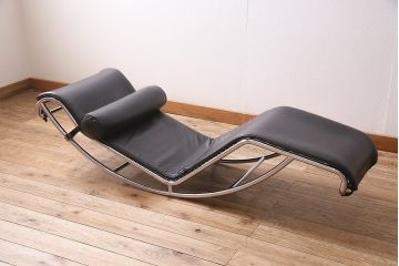 中古　Cassina(カッシーナ)　Le Corbusier(ル・コルビュジエ)　LC4　シェーズロング(寝椅子、タグ付き)(定価約82万)(R-045410)