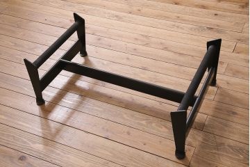 中古　Cassina(カッシーナ)　Le Corbusier(ル・コルビュジエ)　LC4　シェーズロング(寝椅子、タグ付き)(定価約82万)(R-045410)