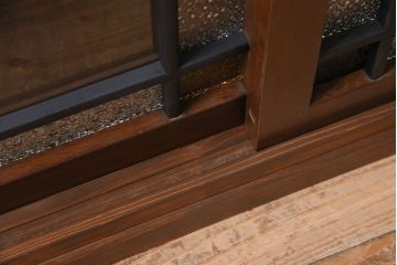 ラフジュ工房オリジナル　古建具リメイク　引き出し付き　色ガラス・レトロガラスが魅力のサイドボード(ガラス戸棚、収納棚、キャビネット)(R-045418)