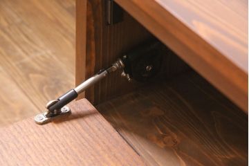 ラフジュ工房オリジナル　古金具リメイク　フラップダウン扉　デッドスペースを有効に使えるコーナーテレビ台(キャビネット、テレビボード、収納棚)(R-045422)