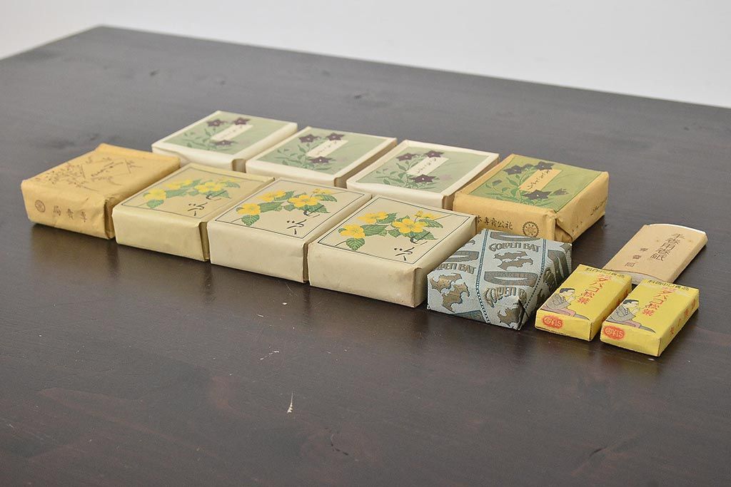 古い　たばこなど色々(ききょう、はぎ、山吹、タバコ、松葉、灰皿、三越マッチ、煙草)(R-045468)