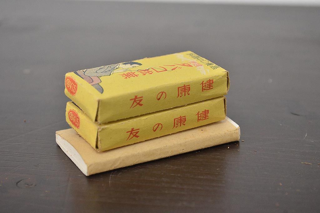 古い　たばこなど色々(ききょう、はぎ、山吹、タバコ、松葉、灰皿、三越マッチ、煙草)(R-045468)