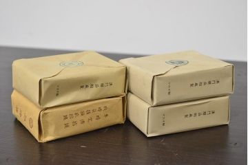 古い　たばこなど色々(ききょう、はぎ、山吹、タバコ、松葉、灰皿、三越マッチ、煙草)(R-045468)