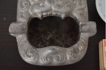 古い　たばこなど色々(ききょう、はぎ、山吹、タバコ、松葉、灰皿、三越マッチ、煙草)(R-045468)