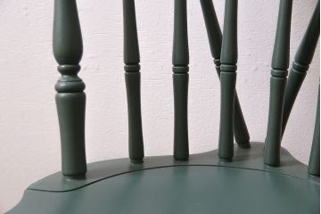 ヴィンテージ家具　当店ペイント　シックなカラーが落ち着きのある空間を演出するダイニングチェア(ウィンザーチェア、椅子、アームレスチェア、ビンテージ、ウインザーチェア)(R-045475)