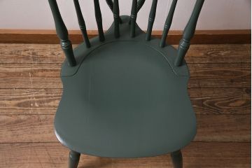 ヴィンテージ家具　当店ペイント　シックなカラーが落ち着きのある空間を演出するダイニングチェア(ウィンザーチェア、椅子、アームレスチェア、ビンテージ、ウインザーチェア)(R-045476)