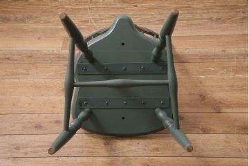 ヴィンテージ家具　当店ペイント　シックなカラーが落ち着きのある空間を演出するダイニングチェア(ウィンザーチェア、椅子、アームレスチェア、ビンテージ、ウインザーチェア)(R-045476)