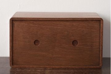 アンティーク家具　昭和レトロ　仕切り付き　シンプルなデザインの小引き出し(小物収納、小物入れ)(R-045477)