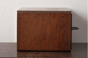 アンティーク家具　昭和レトロ　仕切り付き　シンプルなデザインの小引き出し(小物収納、小物入れ)(R-045477)