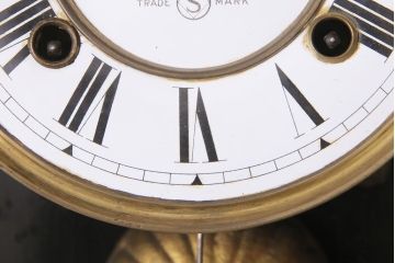 アンティーク時計　大正昭和初期　SEIKOSHA(精工舎、セイコー)　ゼンマイ式　スリゲル型　琺瑯文字盤　凝った意匠が目を引く掛け時計(古時計、柱時計、座敷時計)(R-045482)