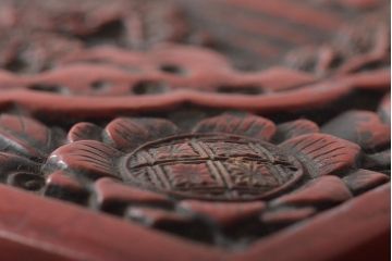 明治〜大正　古い硯箱(堆朱?、木製、彫刻、楼閣、山水)(R-045484)