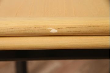 中古　国産　天板拡張式　すっきりとしたデザインのダイニングテーブル(4人掛け、6人掛け、作業台)(R-045497)
