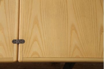 中古　国産　天板拡張式　すっきりとしたデザインのダイニングテーブル(4人掛け、6人掛け、作業台)(R-045497)