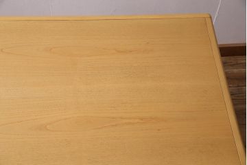 中古　国産　天板拡張式　すっきりとしたデザインのダイニングテーブル(4人掛け、6人掛け、作業台)(R-045497)