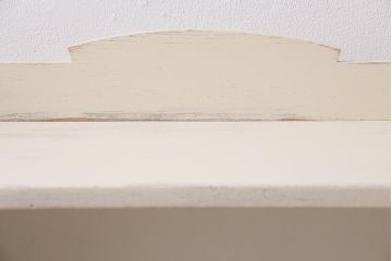 レトロ家具　昭和中期　バニラ色のペイントがお洒落な本棚(ブックシェルフ、収納棚)(R-045500)