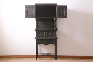 アンティーク家具　フランス　オーク材　豪華な彫りが目を惹くキャビネット(飾り棚、収納棚、戸棚)(R-045504)