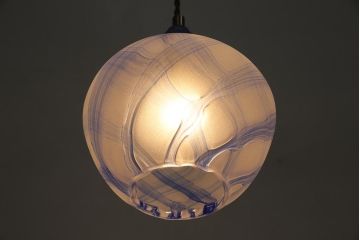 ヴィンテージ照明　海外製　つぼみのようなフォルムと淡いブルーが素敵なペンダントライト(吊り下げ照明、シェード、ビンテージ)(R-045508)